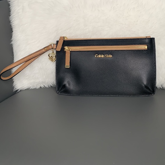 NWOT Calvin Klein Genuine Leather Wristlet - Picture 2 of 7